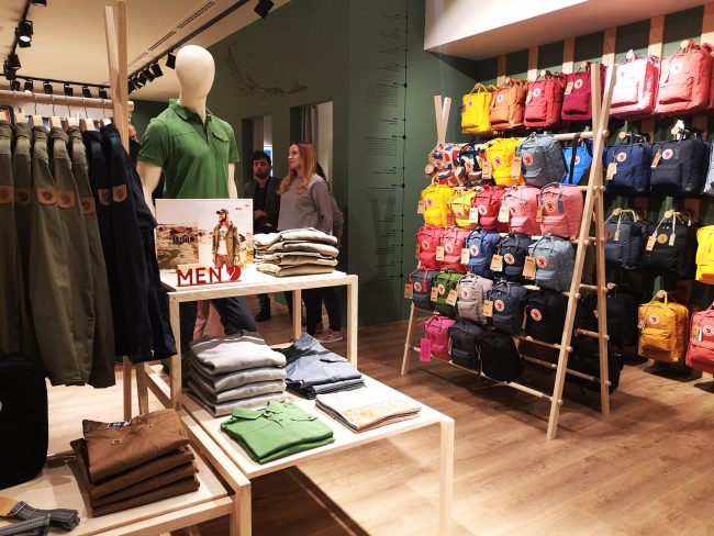 обзавеждане на магазин