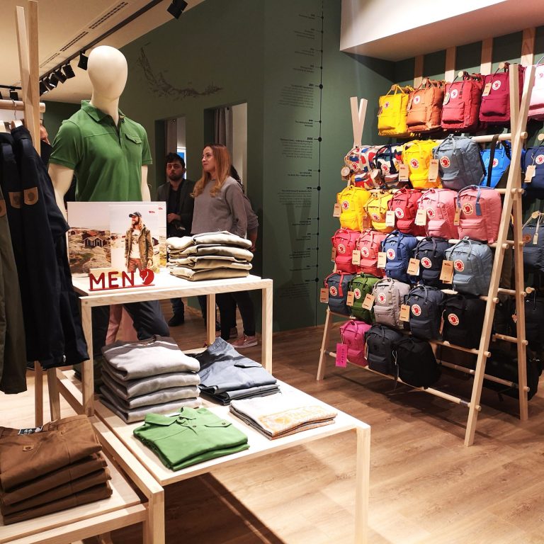 обзавеждане на магазин