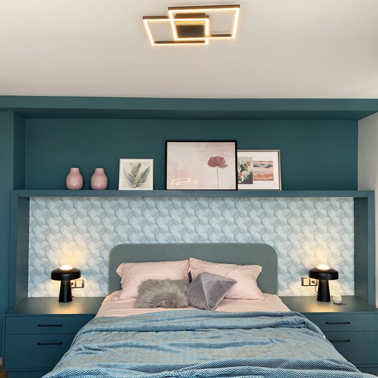 Малка и уютна спалня