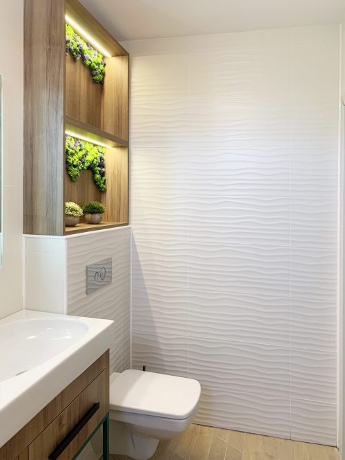 шкаф над вградена тоалетна чиния