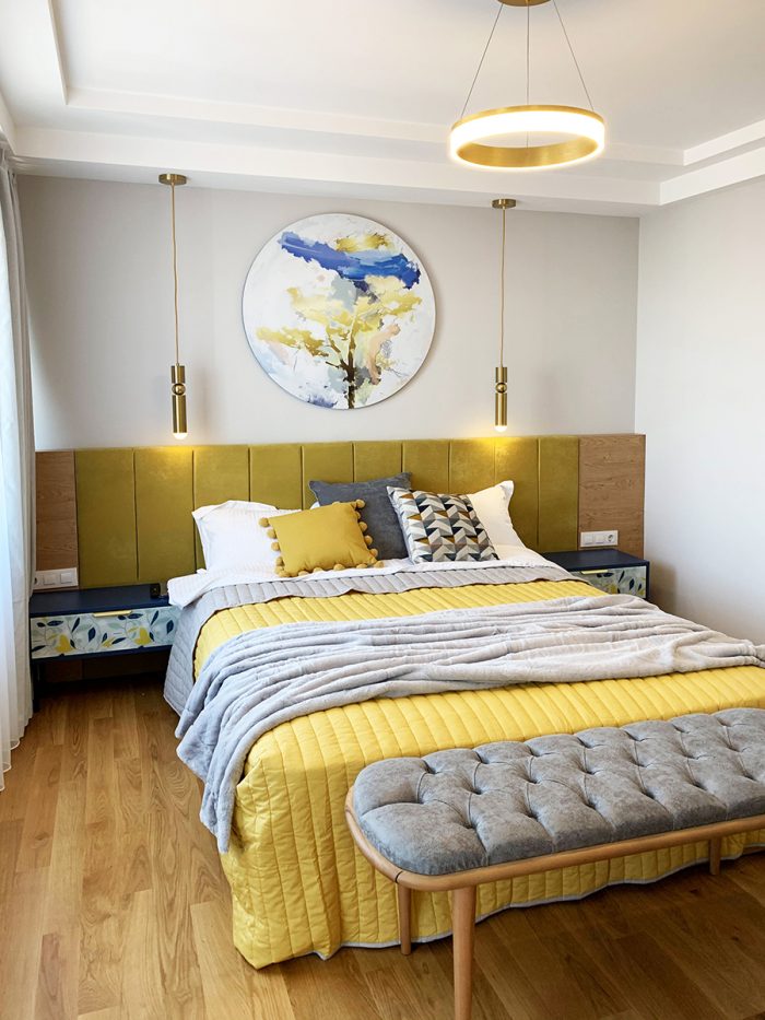 Спалня жълто и сиво