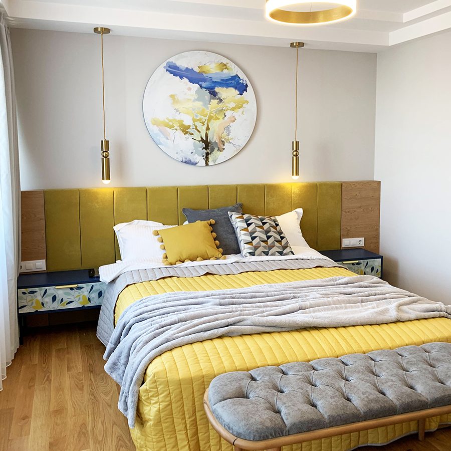 Спалня жълто и сиво