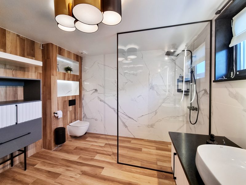 Баня мрамор и дърво