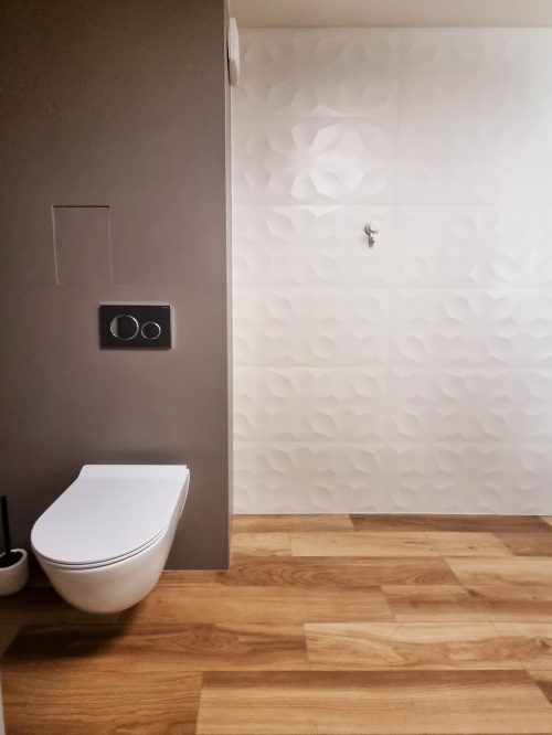 баня бяло сиво и дърво