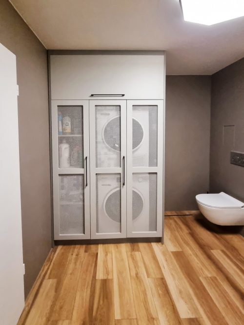 баня в сиво и дърво